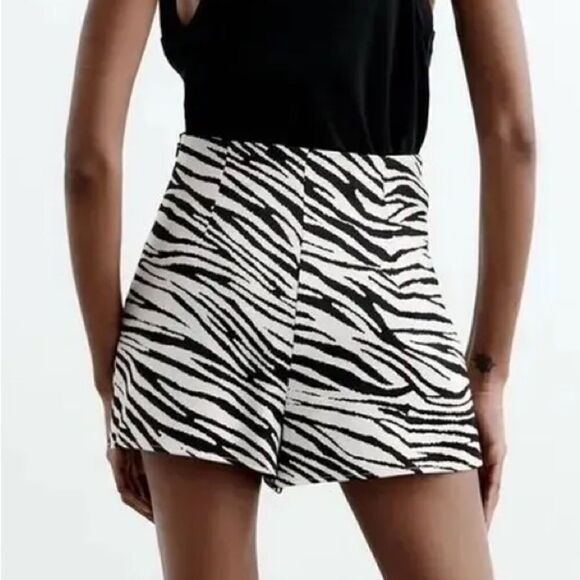 Zara Zebra Print Satin Effect Mini Skort - Picture 2 of 6